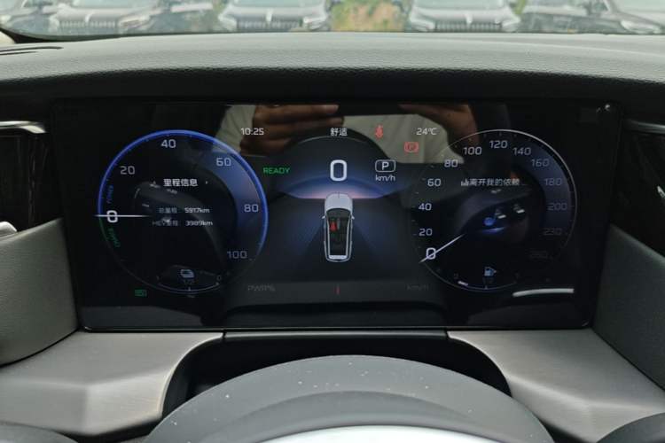 Used Hongqi HS7 PHEV 2024 2.0T PHEV Four-Wheel Drive Flagship Edition 6 Seats Instrument Cluster