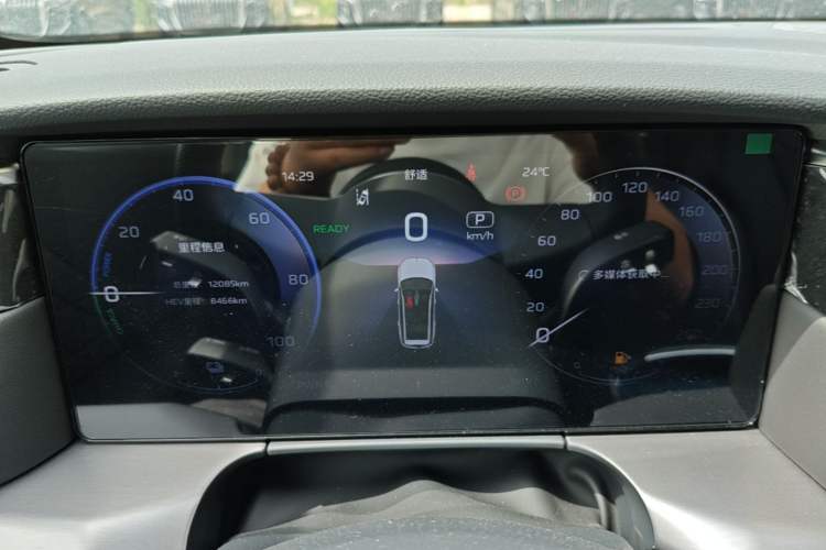Used Hongqi HS7 PHEV 2024 2.0T PHEV Four-Wheel Drive Flagship Edition 6 Seats Instrument Cluster
