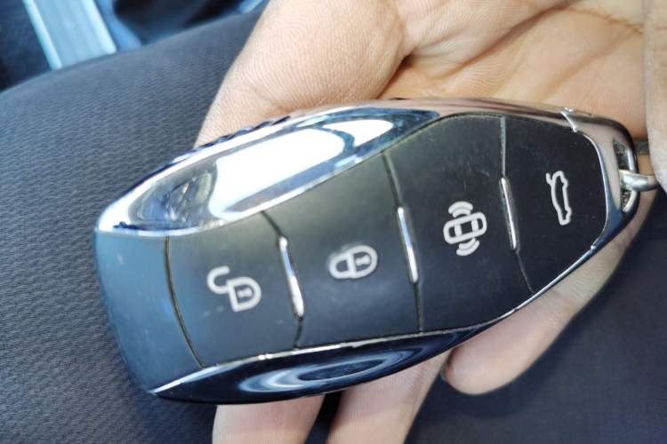 Used Hongqi HS7 PHEV 2024 2.0T PHEV Four-Wheel Drive Flagship Edition 7 Seats Interior 1