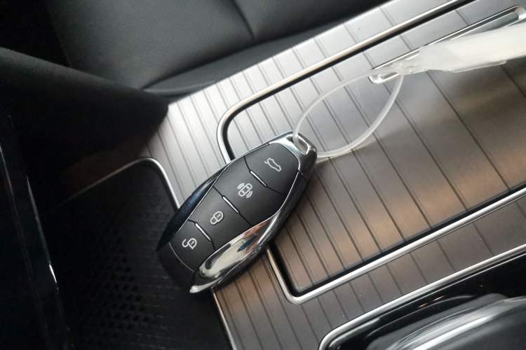 Used Hongqi HS7 PHEV 2024 2.0T PHEV Four-Wheel Drive Flagship Edition 7 Seats Interior 1