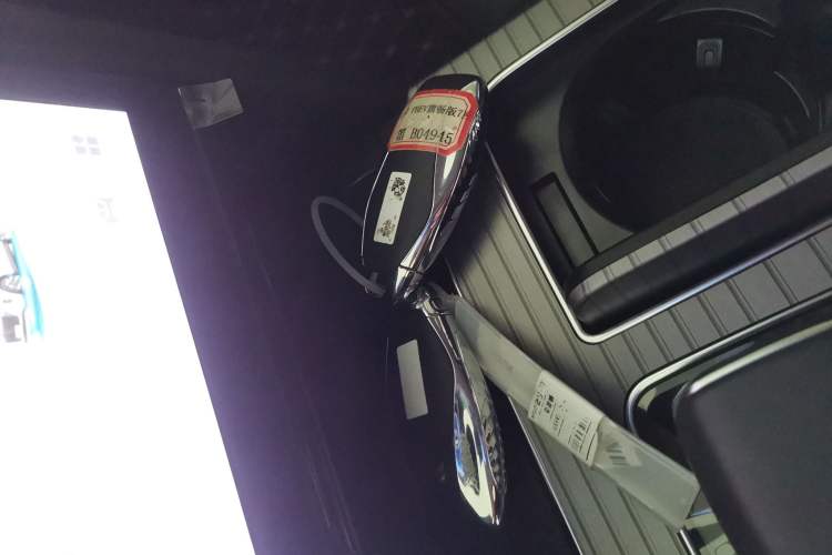 Used Hongqi HS7 PHEV 2024 2.0T PHEV Four-Wheel Drive Flagship Edition 7 Seats Interior 1