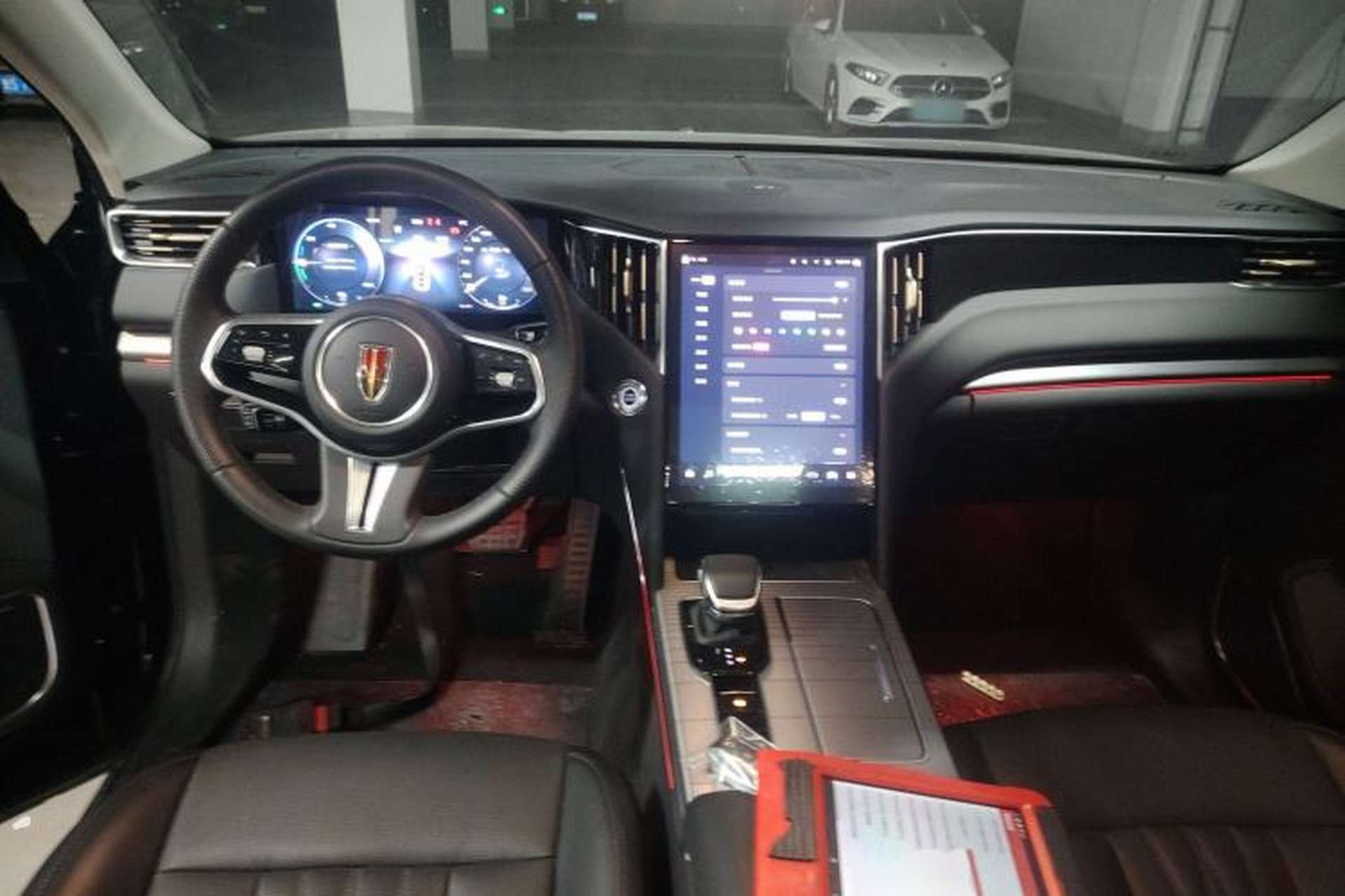 Used Hongqi HS7 PHEV 2024 2.0T PHEV Two-Wheel Drive Flagship Edition 7 Seats Interior 2
