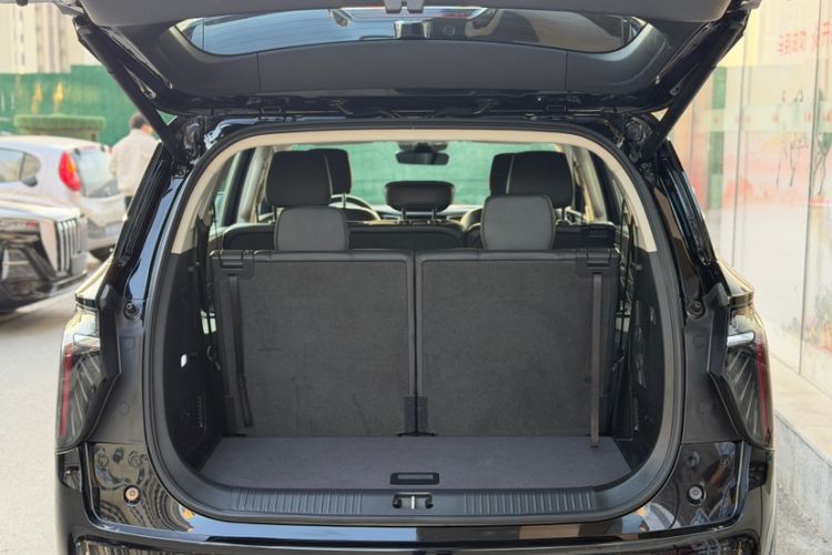 Used Hongqi HS7 PHEV 2024 2.0T PHEV Four-Wheel Drive Flagship Edition 7 Seats Interior 2