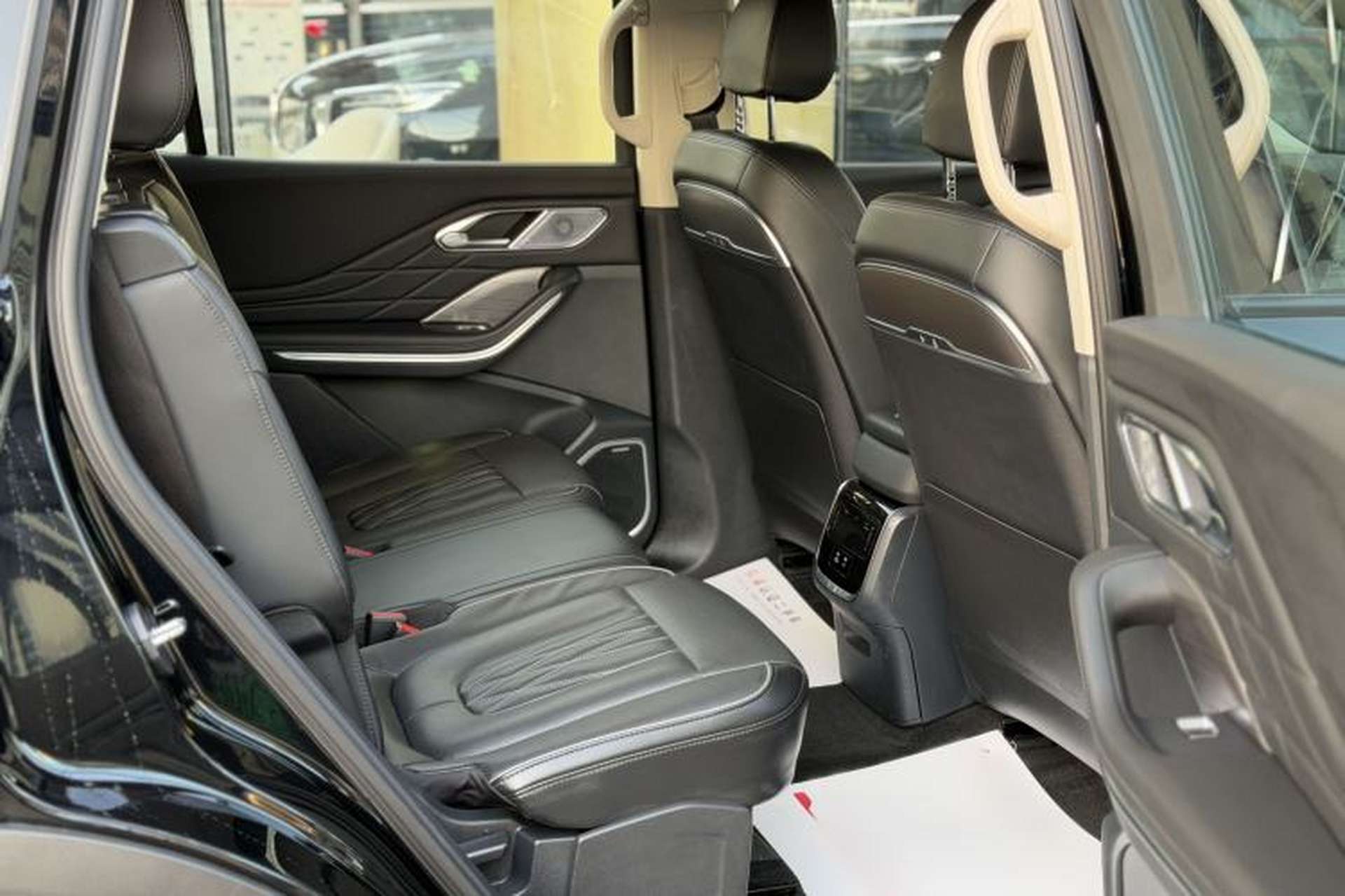 Used Hongqi HS7 PHEV 2024 2.0T PHEV Four-Wheel Drive Flagship Edition 7 Seats Interior 2