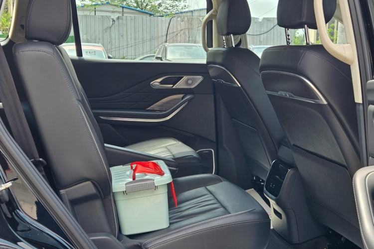 Used Hongqi HS7 PHEV 2024 2.0T PHEV Four-Wheel Drive Flagship Edition 6 Seats Interior 2