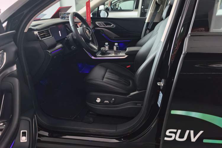 Used Hongqi HS7 PHEV 2024 2.0T PHEV Four-Wheel Drive Flagship Edition 6 Seats Interior 2