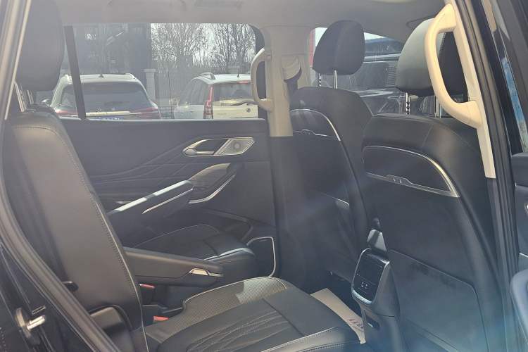 Used Hongqi HS7 PHEV 2024 2.0T PHEV Four-Wheel Drive Flagship Edition 6 Seats Interior 2