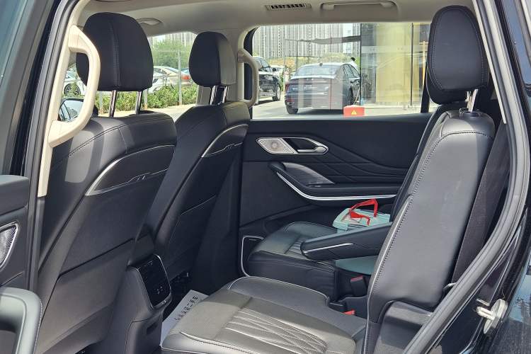 Used Hongqi HS7 PHEV 2024 2.0T PHEV Four-Wheel Drive Flagship Edition 6 Seats Interior 2