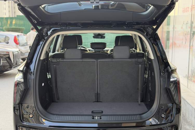Used Hongqi HS7 PHEV 2024 2.0T PHEV Four-Wheel Drive Flagship Edition 7 Seats Interior 3