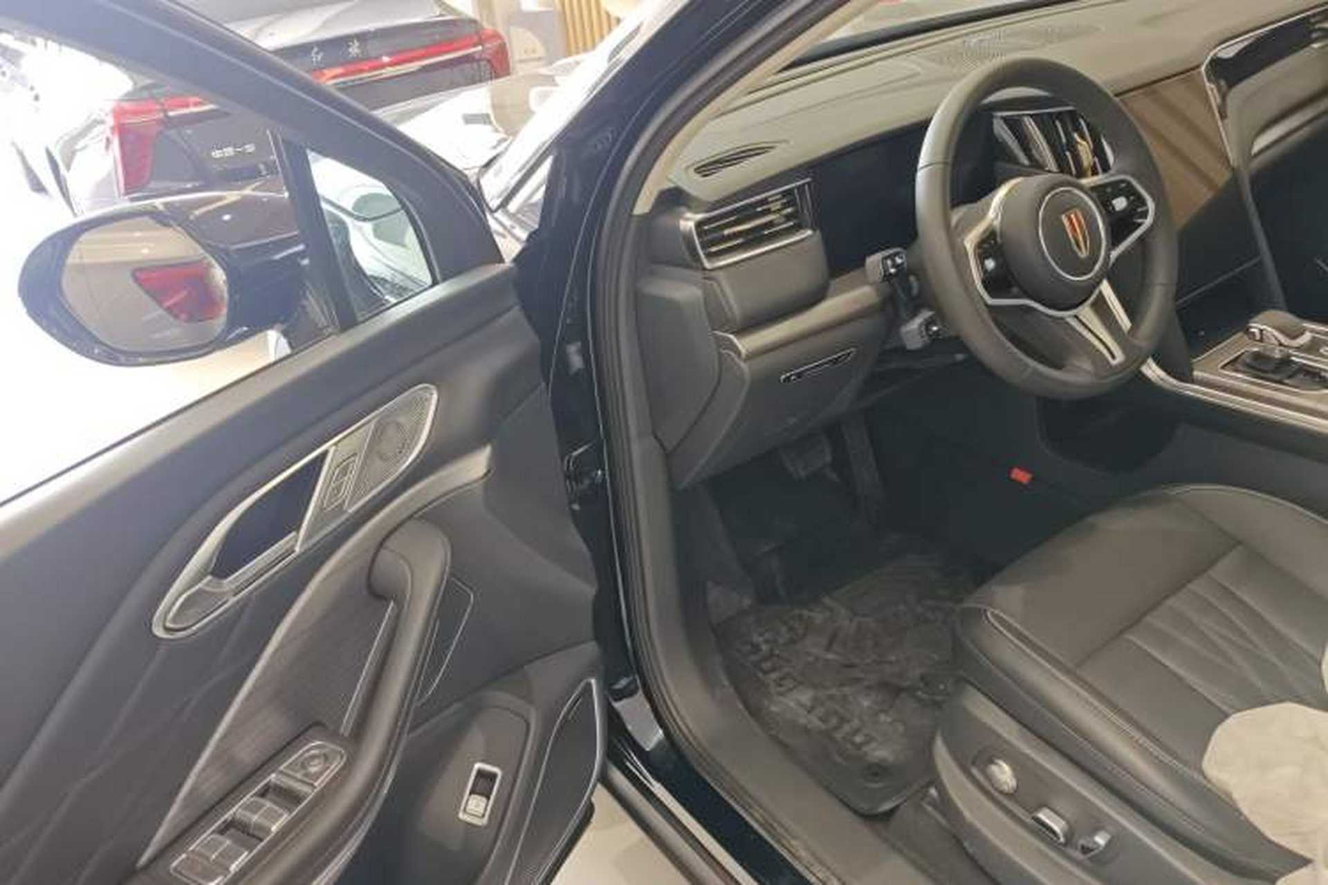 Used Hongqi HS7 PHEV 2024 2.0T PHEV Two-Wheel Drive Flagship Edition 6 Seats Interior 3