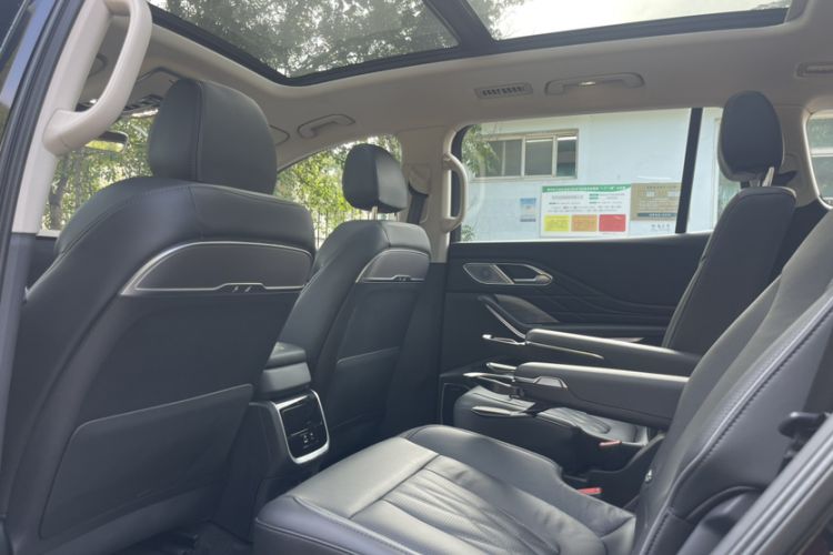 Used Hongqi HS7 PHEV 2024 2.0T PHEV Four-Wheel Drive Flagship Edition 6 Seats Interior 4
