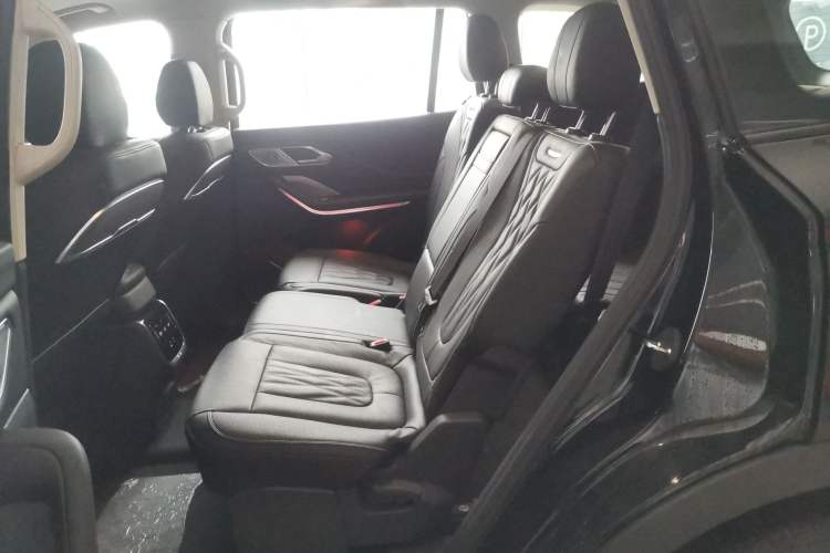 Used Hongqi HS7 PHEV 2024 2.0T PHEV Four-Wheel Drive Flagship Edition 7 Seats Interior 4