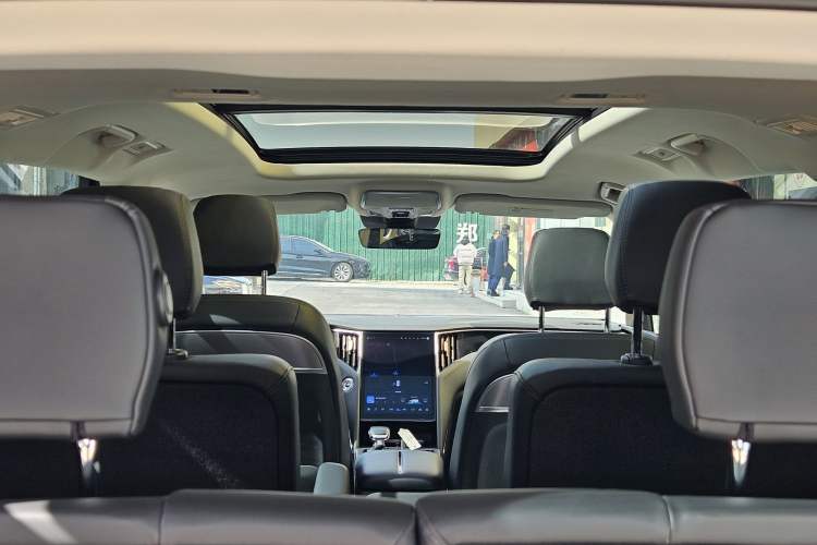 Used Hongqi HS7 PHEV 2024 2.0T PHEV Four-Wheel Drive Flagship Edition 6 Seats Interior 4