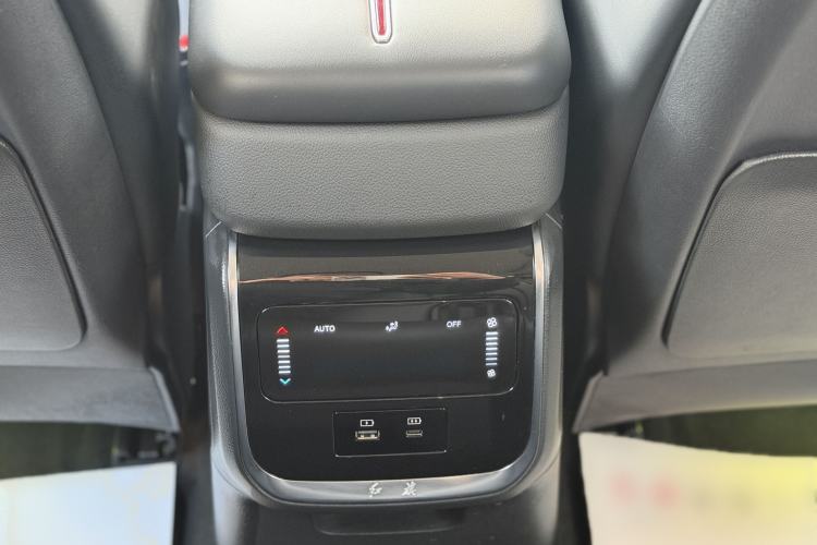 Used Hongqi HS7 PHEV 2024 2.0T PHEV Four-Wheel Drive Flagship Edition 7 Seats Interior 5