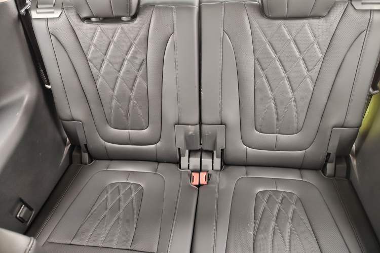Used Hongqi HS7 PHEV 2024 2.0T PHEV Four-Wheel Drive Flagship Edition 6 Seats Interior 7