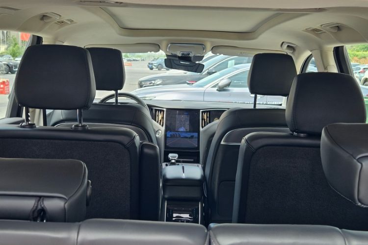 Used Hongqi HS7 PHEV 2024 2.0T PHEV Four-Wheel Drive Flagship Edition 6 Seats Interior 7