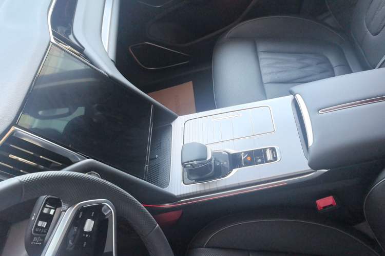 Used Hongqi HS7 PHEV 2024 2.0T PHEV Four-Wheel Drive Flagship Edition 7 Seats Interior 7