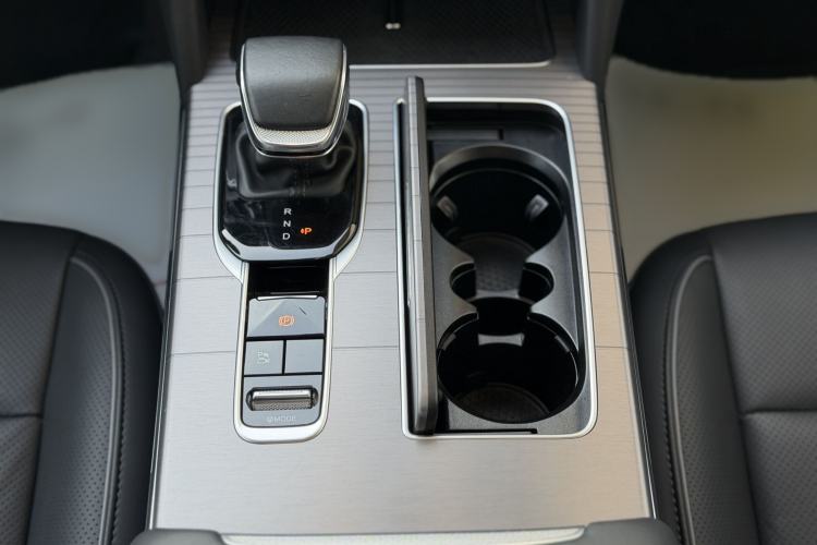 Used Hongqi HS7 PHEV 2024 2.0T PHEV Four-Wheel Drive Flagship Edition 7 Seats Interior 9