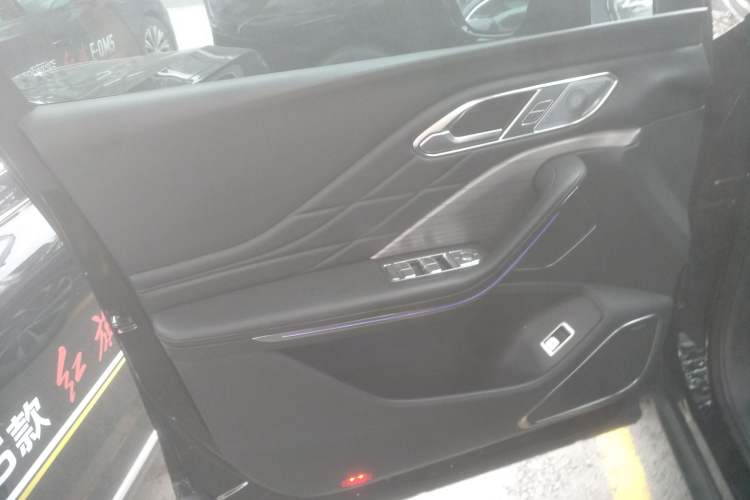 Used Hongqi HS7 PHEV 2024 2.0T PHEV Four-Wheel Drive Flagship Edition 6 Seats Left Front Door Interior
