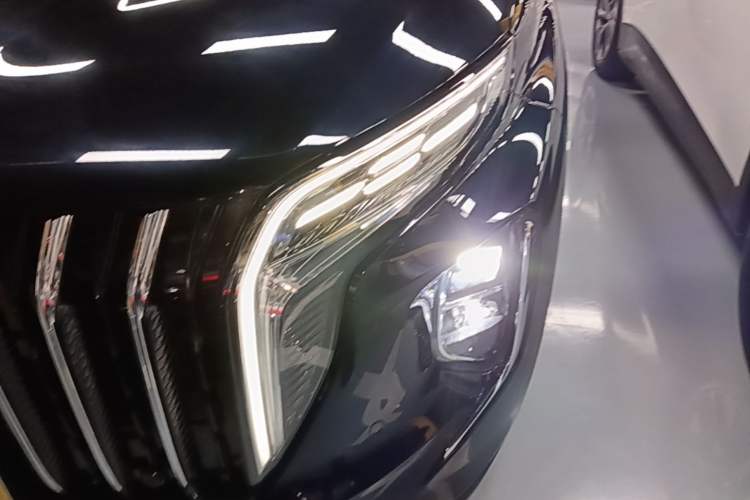 Used Hongqi HS7 PHEV 2024 2.0T PHEV Four-Wheel Drive Flagship Edition 6 Seats Left Front Headlight