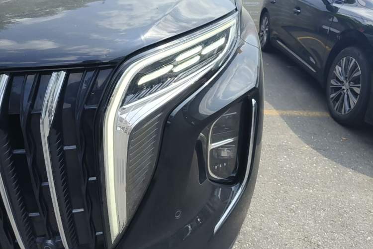 Used Hongqi HS7 PHEV 2024 2.0T PHEV Four-Wheel Drive Flagship Edition 6 Seats Left Front Headlight