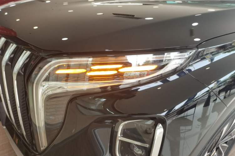Used Hongqi HS7 PHEV 2024 2.0T PHEV Four-Wheel Drive Flagship Edition 6 Seats Left Front Headlight