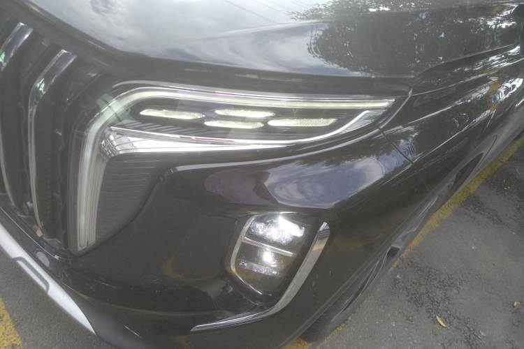 Used Hongqi HS7 PHEV 2024 2.0T PHEV Four-Wheel Drive Flagship Edition 6 Seats Left Front Headlight
