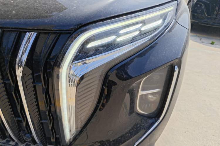 Used Hongqi HS7 PHEV 2024 2.0T PHEV Four-Wheel Drive Flagship Edition 6 Seats Left Front Headlight