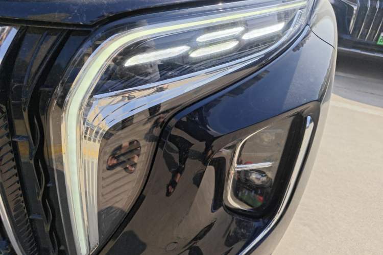 Used Hongqi HS7 PHEV 2024 2.0T PHEV Four-Wheel Drive Flagship Edition 7 Seats Left Front Headlight