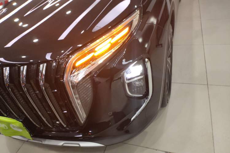 Used Hongqi HS7 PHEV 2024 2.0T PHEV Two-Wheel Drive Flagship Edition 6 Seats Left Front Headlight