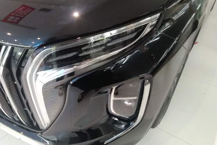 Used Hongqi HS7 PHEV 2024 2.0T PHEV Four-Wheel Drive Flagship Edition 7 Seats Left Front Headlight