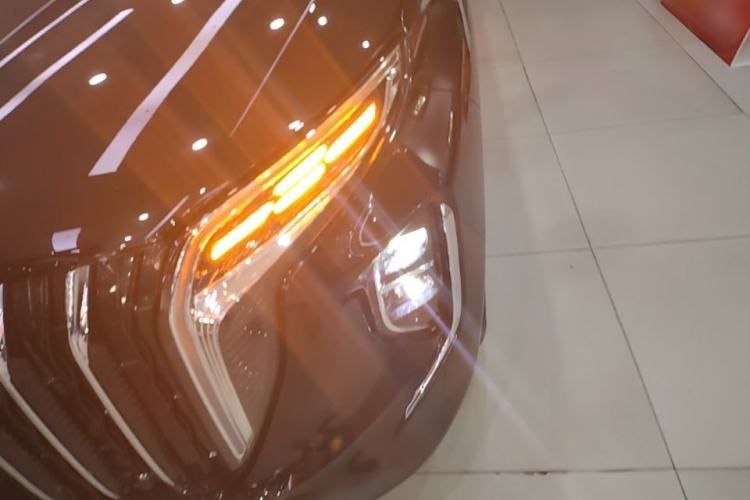 Used Hongqi HS7 PHEV 2024 2.0T PHEV Four-Wheel Drive Flagship Edition 7 Seats Left Front Headlight