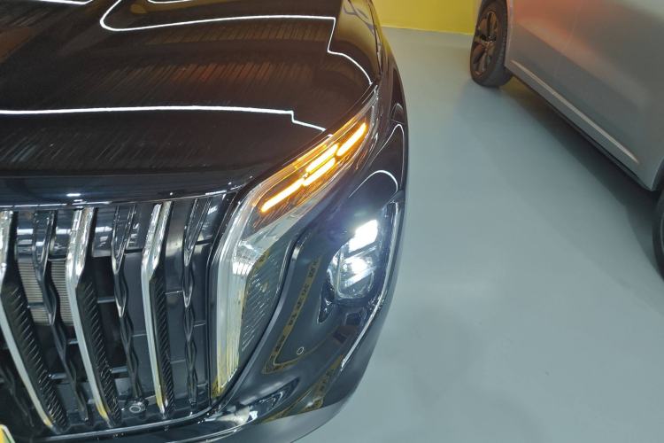 Used Hongqi HS7 PHEV 2024 2.0T PHEV Four-Wheel Drive Flagship Edition 6 Seats Left Front Headlight