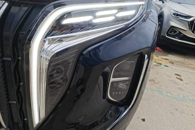 Used Hongqi HS7 PHEV 2024 2.0T PHEV Four-Wheel Drive Flagship Edition 6 Seats Left Front Headlight