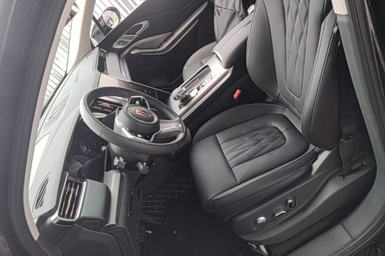 Used Hongqi HS7 PHEV 2024 2.0T PHEV Four-Wheel Drive Flagship Edition 6 Seats Left Front Seat