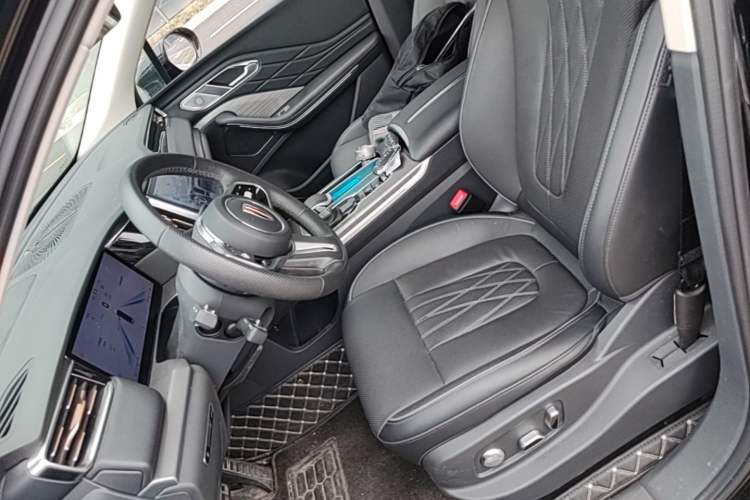Used Hongqi HS7 PHEV 2024 2.0T PHEV Four-Wheel Drive Flagship Edition 7 Seats Left Front Seat