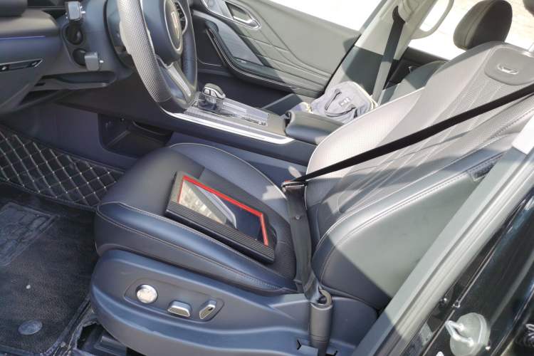 Used Hongqi HS7 PHEV 2024 2.0T PHEV Four-Wheel Drive Flagship Edition 6 Seats Left Front Seat
