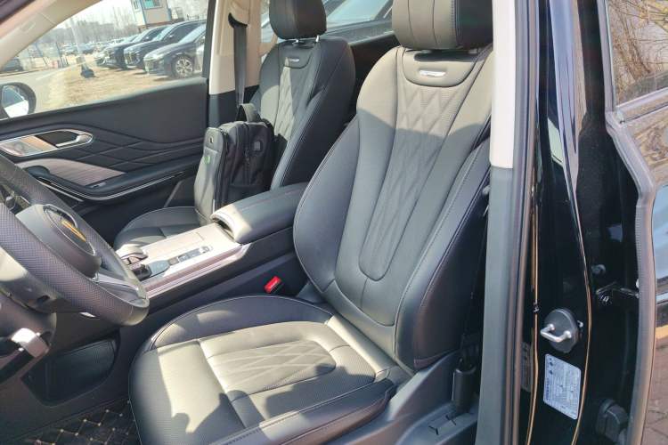 Used Hongqi HS7 PHEV 2024 2.0T PHEV Four-Wheel Drive Flagship Edition 7 Seats Left Front Seat