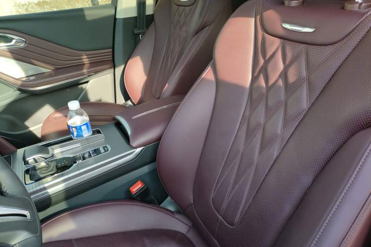 Used Hongqi HS7 PHEV 2024 2.0T PHEV Two-Wheel Drive Flagship Edition 6 Seats Left Front Seat