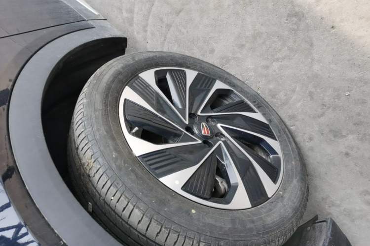 Used Hongqi HS7 PHEV 2024 2.0T PHEV Four-Wheel Drive Flagship Edition 7 Seats Left Front Wheel Hub
