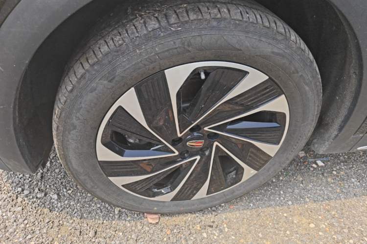 Used Hongqi HS7 PHEV 2024 2.0T PHEV Four-Wheel Drive Flagship Edition 7 Seats Left Front Wheel Hub