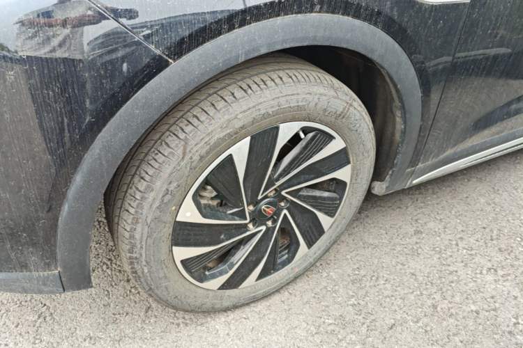 Used Hongqi HS7 PHEV 2024 2.0T PHEV Four-Wheel Drive Flagship Edition 6 Seats Left Front Wheel Hub