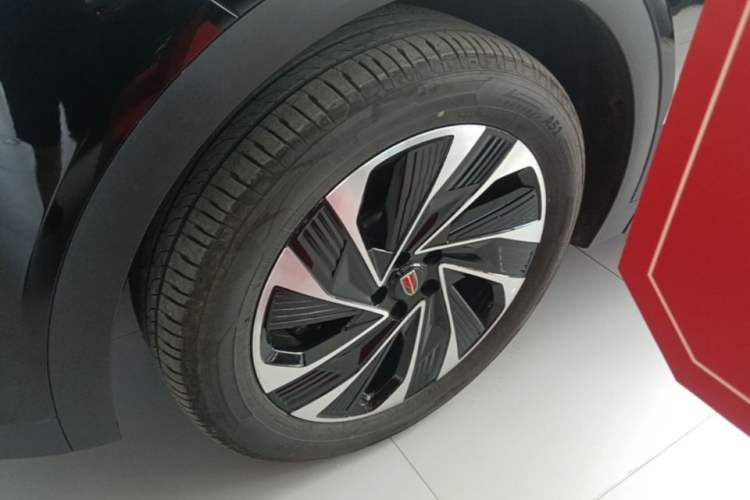 Used Hongqi HS7 PHEV 2024 2.0T PHEV Four-Wheel Drive Flagship Edition 7 Seats Left Front Wheel Hub