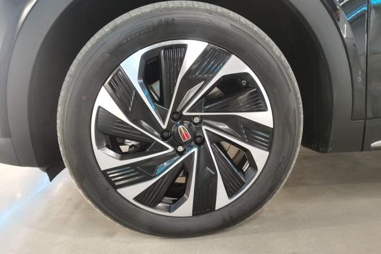 Used Hongqi HS7 PHEV 2024 2.0T PHEV Four-Wheel Drive Flagship Edition 6 Seats Left Front Wheel Hub