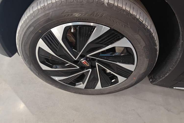 Used Hongqi HS7 PHEV 2024 2.0T PHEV Four-Wheel Drive Flagship Edition 7 Seats Left Front Wheel Hub
