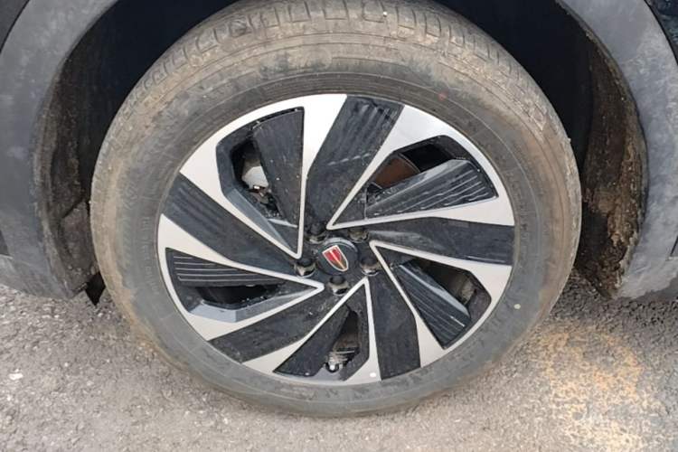 Used Hongqi HS7 PHEV 2024 2.0T PHEV Four-Wheel Drive Flagship Edition 6 Seats Left Front Wheel Hub