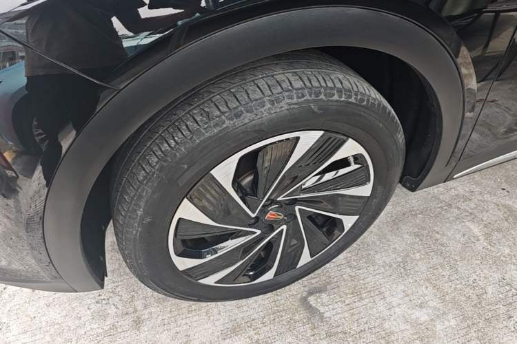 Used Hongqi HS7 PHEV 2024 2.0T PHEV Four-Wheel Drive Flagship Edition 6 Seats Left Front Wheel Hub