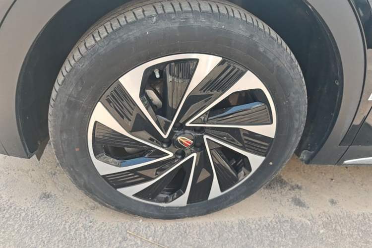 Used Hongqi HS7 PHEV 2024 2.0T PHEV Four-Wheel Drive Flagship Edition 6 Seats Left Front Wheel Hub