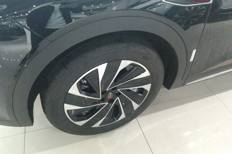 Used Hongqi HS7 PHEV 2024 2.0T PHEV Four-Wheel Drive Flagship Edition 7 Seats Left Front Wheel Hub