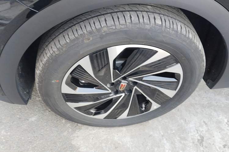 Used Hongqi HS7 PHEV 2024 2.0T PHEV Four-Wheel Drive Flagship Edition 6 Seats Left Front Wheel Hub